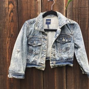 Cropped denim jacket
